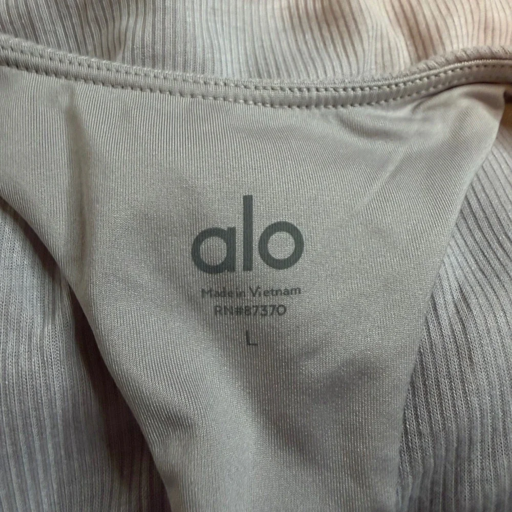 Alo Yoga Ribbed Racerback Tank Top Lavender‎ Front Knot Shelf Bra Womens Large